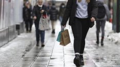 Продажбите на дребно в Канада нарастват по-слабо от очакваното през октомври