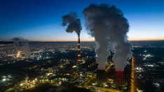 Връзката между икономическото развитие и въглеродните емисии се къса