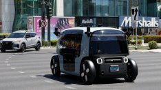 Звено на Amazon пуска услуга с роботаксита в Лас Вегас