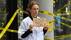 Несполучливият PR опит на Siemens и Джо Кезер