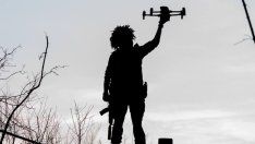 Русия отваря небето си за дронове, гори още една от големите рафинерии в страната