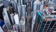 Цените на жилищата в Хонконг продължават низходящата си тенденция