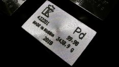 Паладият поскъпна до рекордните 1500 долара заради недостиг