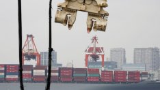 Износът на Япония едва успя да отбележи положителен ръст през ноември