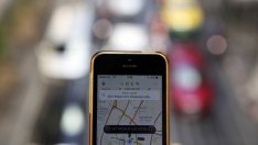 Минимални права за заетите чрез платформи като Uber или Deliveroo одобри ЕП