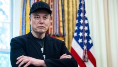 Мъск купи акции на Tesla за 1 млрд. долара и повиши цената им