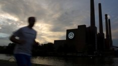 Spiegel: Десетки мениджъри на Volkswagen са замесени в скандала