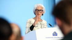 Анализаторите вече почти не се съмняват, че Лагард ще остане в ЕЦБ до края на мандата си