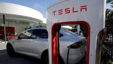 Tesla отвя конкурентите си в САЩ през юли