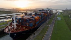 Как Швейцария се превърна в страната с най-голям флот от контейнеровози