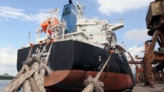 Китайският износ се свива по-слабо от очакванията