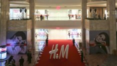 Забавянето на растежа на продажбите на H&M продължава