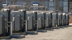 Поевтиняването на батериите ще промени ли пазара за съхранение на енергия?