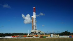 Още една петролна компания в САЩ преустановява добива в находището „Бакен“