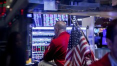 Wall Street затвори със спадове малко преди края на примирието между САЩ и Иран