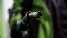 Заради тавана на цената горивата в Унгария привършват 