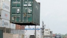 Китайският износ отчита неочакван ръст през април