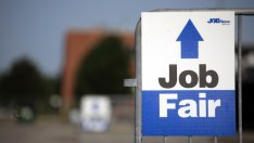 Молбите за помощи при безработица в САЩ се доближиха до 9-месечен връх