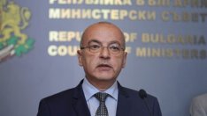 Гълъб Донев лично ще следи дейността на министъра на финансите