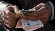 Китай затяга условията за обмяна на валута от частни лица