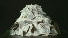 Дългът на домакинствата в САЩ се понижава за първи път от шест години