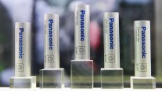 Panasonic ще започне производството на новите клетки за Tesla през март
