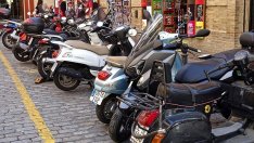 Парламентът одобри срочна "Гражданска отговорност" за мотори и каравани