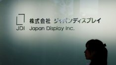 По-слабите продажби на iPhone натежават върху резултатите на Japan Display