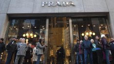 По-малките разходи на китайците в Европа се превърнаха в проблем за Prada