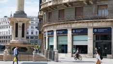 Инвеститорите на Mediobanca предлагат 13% от акциите на банката на Monte Paschi