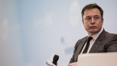 Tesla изтрива над 200 млрд. долара от оценката си за седмица