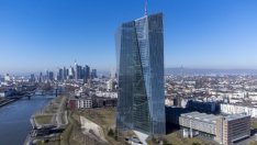 Казакс от ЕЦБ: Банката трябва скоро да повиши лихвите