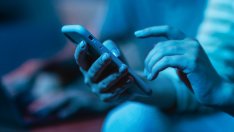 Бавната смърт на социалните мрежи в море от ботове и AI съдържание