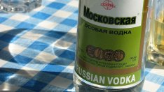 Производителите на руска водка не издържат на западните санкции