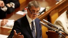 Чешкото правителство оцеля след вота на недоверие