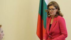 Захариева: Не можем да подкрепим Скопие, докато не получим правни гаранции