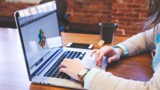 Прогнозата на най-голямата рекламна агенция в света срина сцената на акциите ѝ