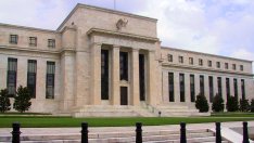 Фед ще продължи да вдига лихвите, но не е наясно точно с колко