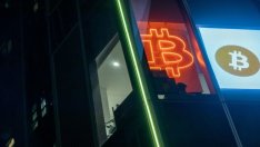 Неволите за биткойна продължават с двуцифрени понижения на цената