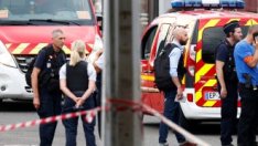 Нападение с нож и на търговска улица в Хага