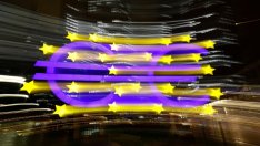 С колко може да се обезцени еврото?