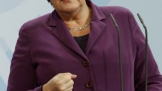 Меркел: Германия е готова да се раздели с част от суверенитета си заради еврото