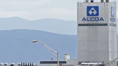 Ниските цени на алуминия затрудняват Alcoa