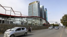 Петзвезден хотел в Пакистан посреща делегациите от САЩ и Иран