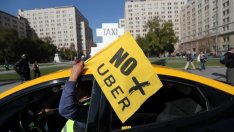 Защо Uber се сблъсква с толкова голямо недоволство?