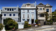 Ограничените наличности тласнаха цените на жилищата в САЩ до рекордни нива