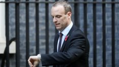 Великобритания спира незабавно договора си за екстрадиция с Хонконг