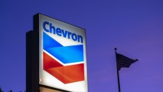 Chevron извършва първата голяма енергийна сделка след краха в петролните цени