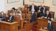 Сачева: Кабинетът трябва да завърши мандата си в този състав