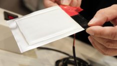 Технологията на твърдотелните литиево-серни батерии се превръща в реалност